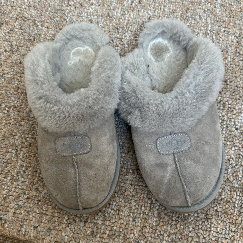 Ugg Slippers Size 8